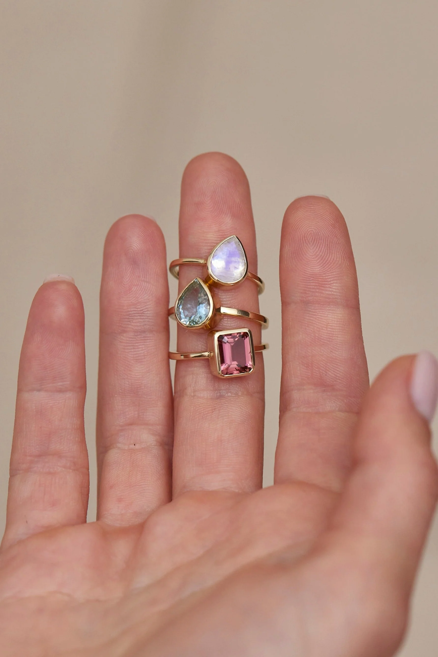 9K Yellow Gold Aquamarine Tear Drop Ring - Image 4