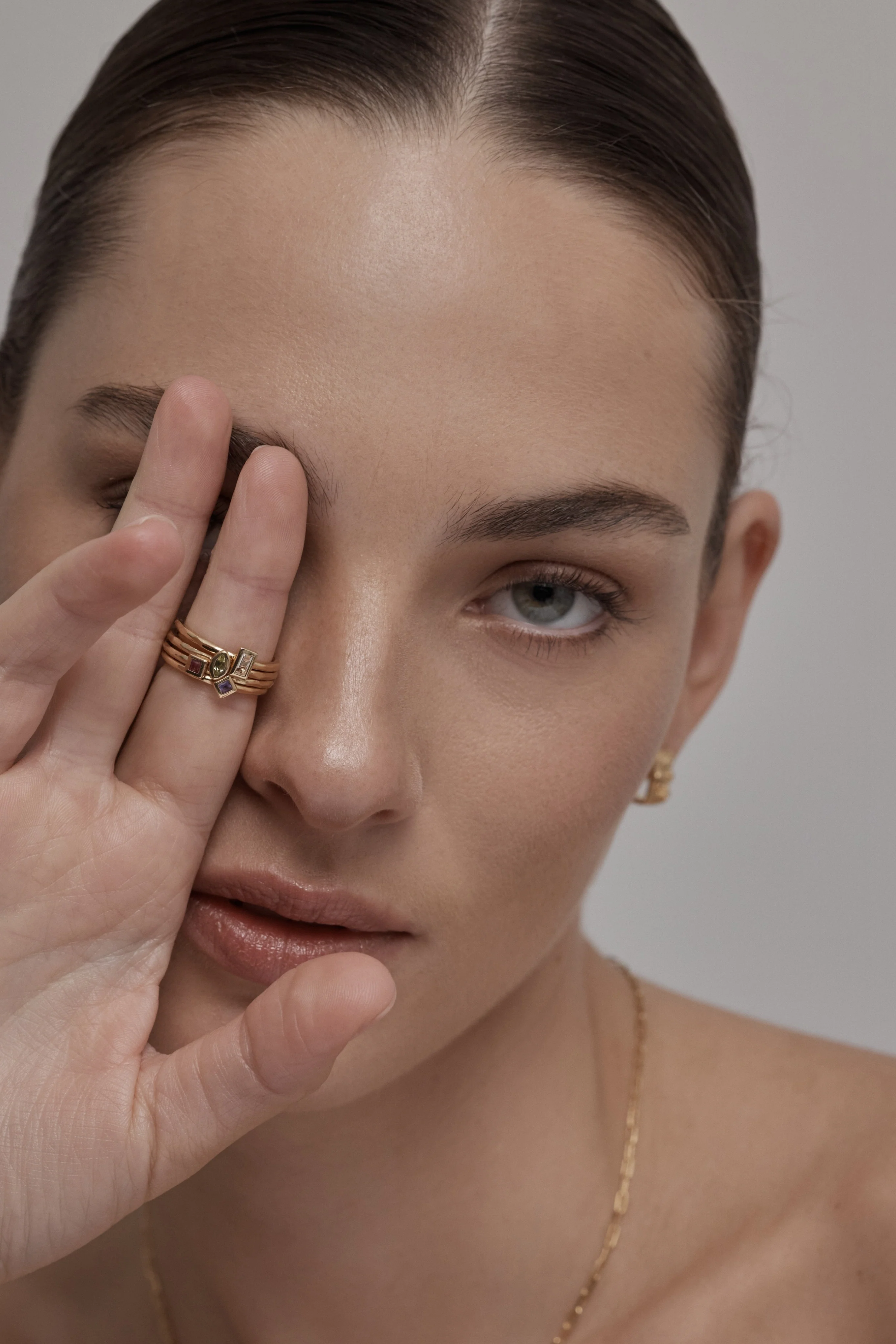 Petite August Peridot Gold Stacker - Image 8
