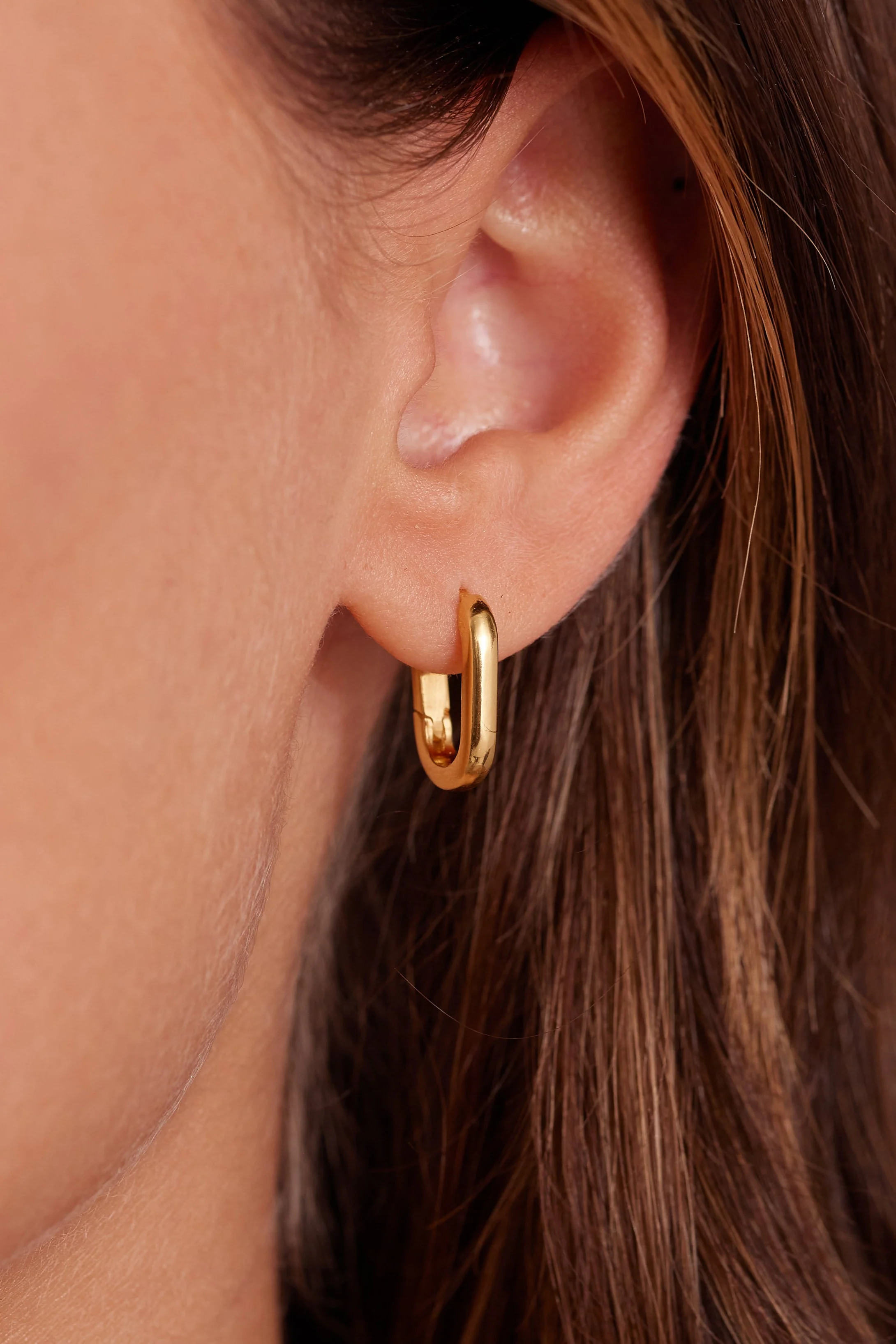 Paperclip Polished Gold Huggies - Medium - Image 3