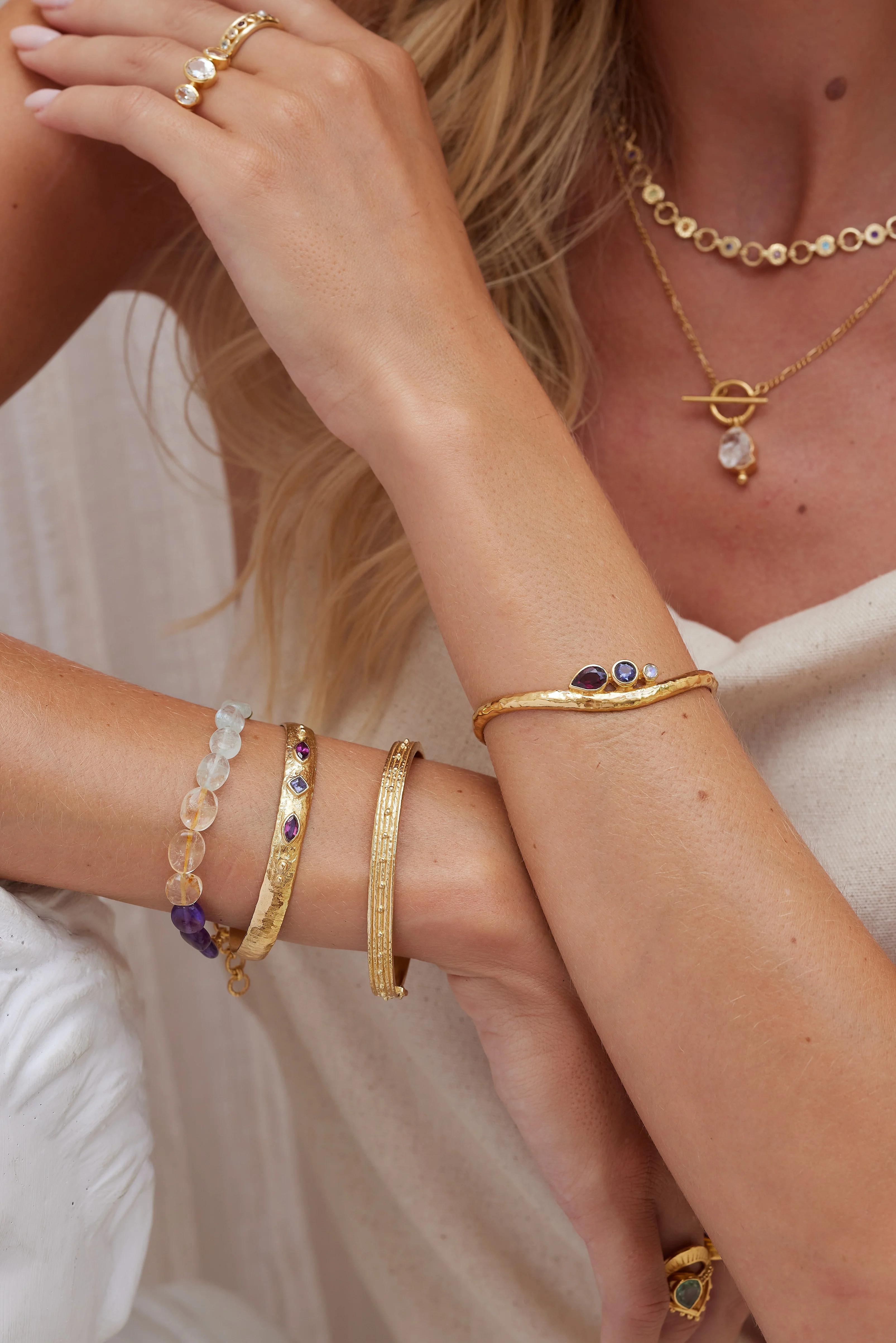 Coronet Iolite & Rhodolite Gold Cuff - Image 4