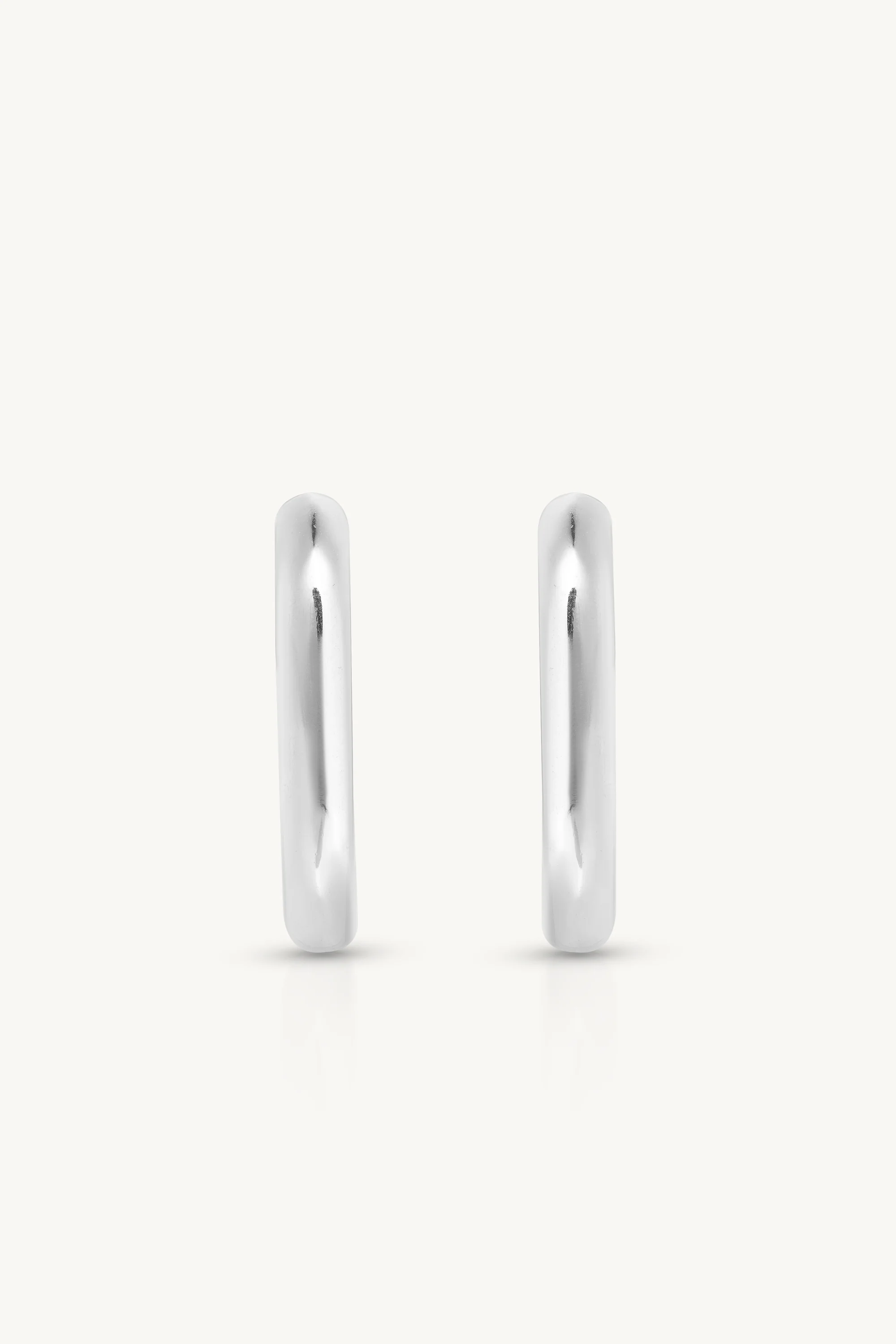 Paperclip Polished Silver Huggies - Medium - Image 4