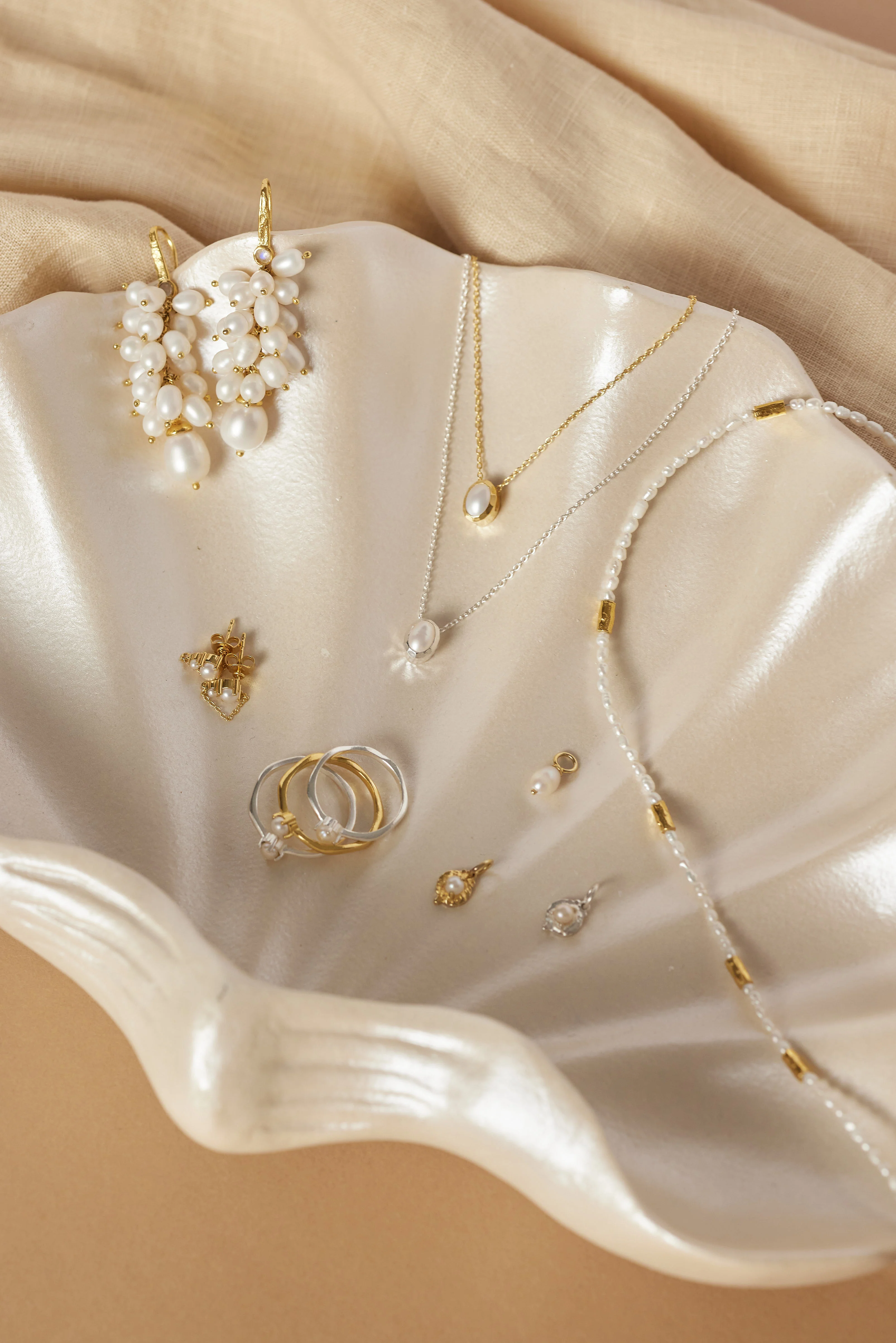Pearl Gold Necklace - Image 4