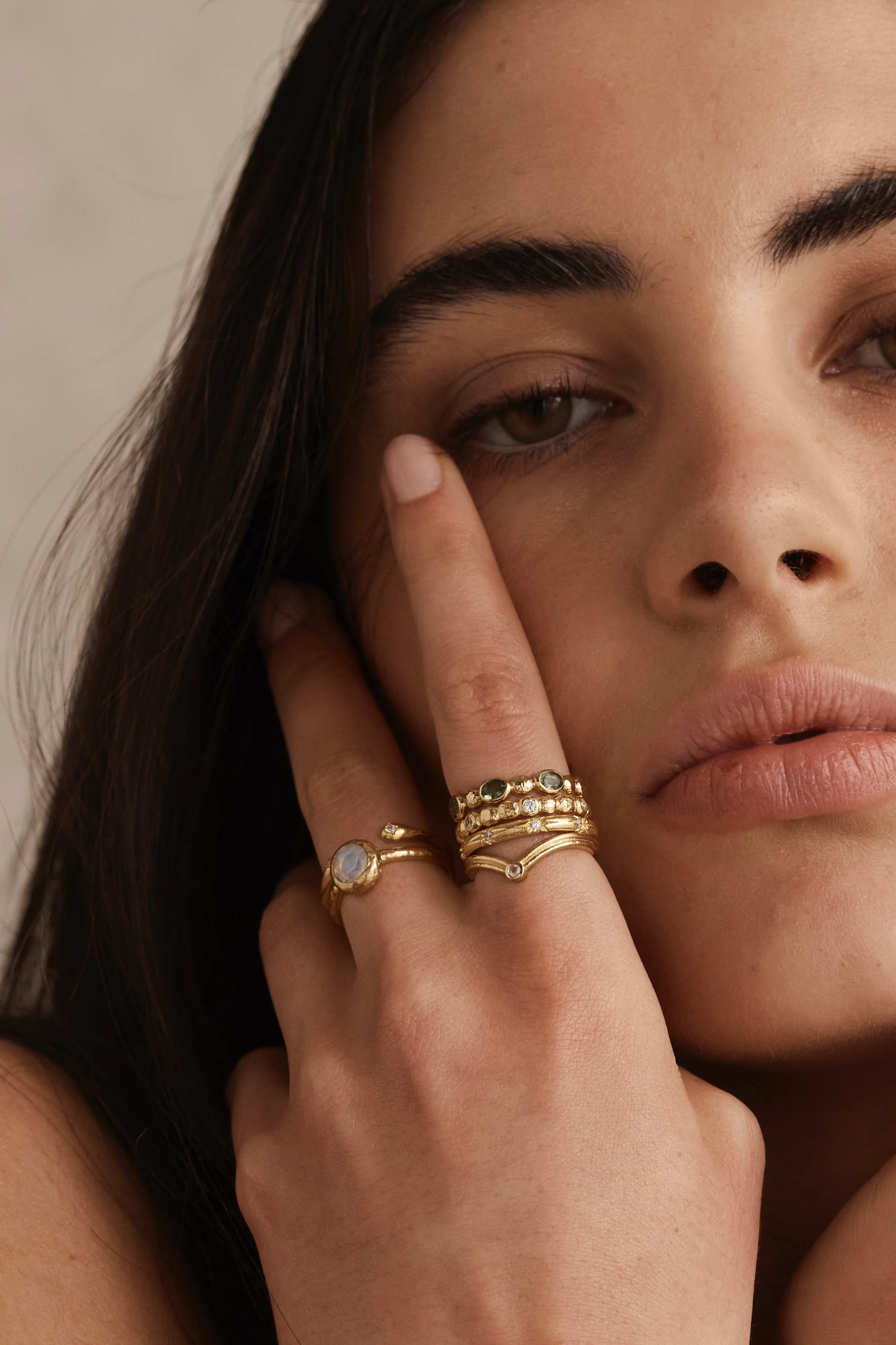 Pebble Apatite Gold Stacker - Image 2