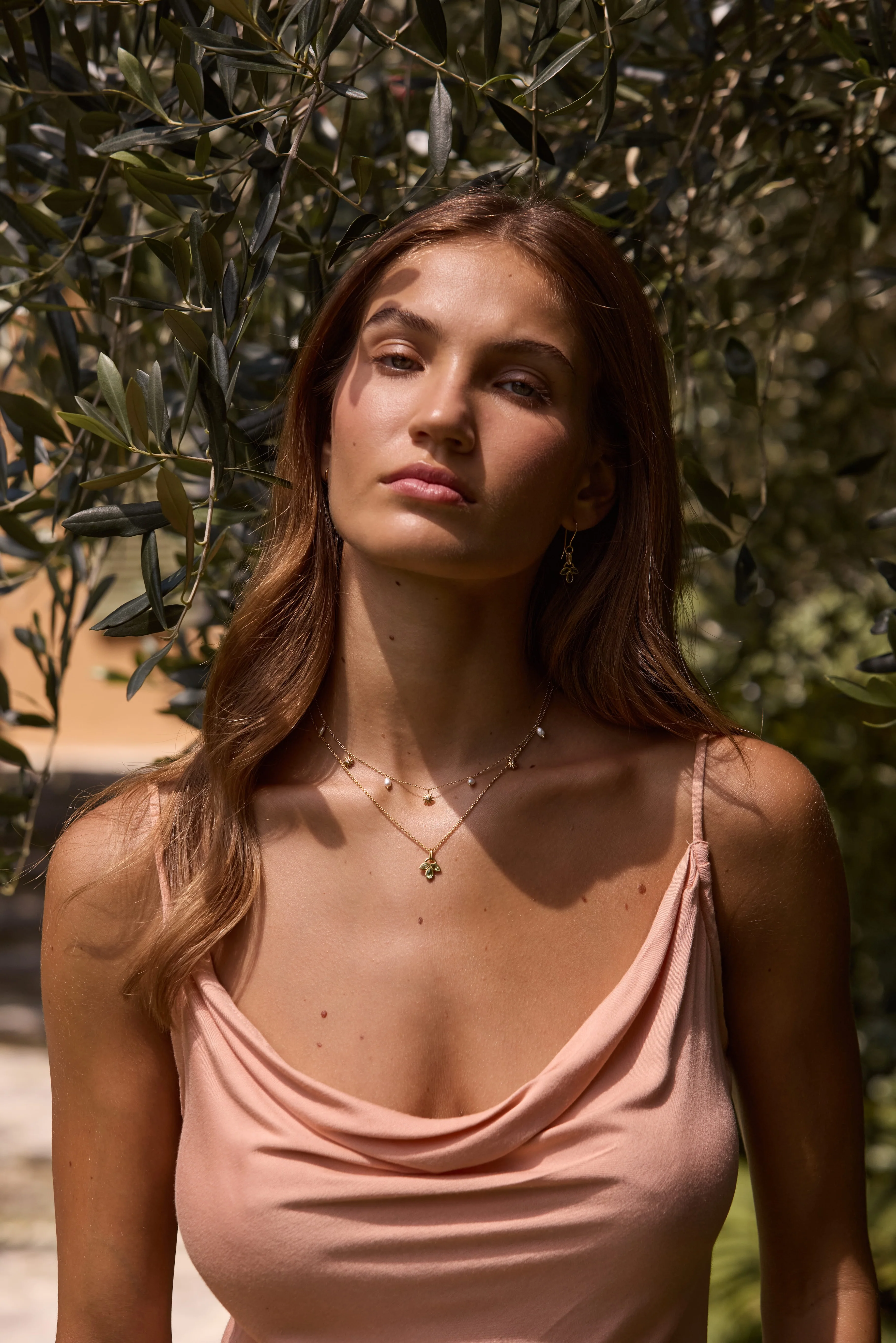 Soleil Pearl Gold Necklace - Image 4