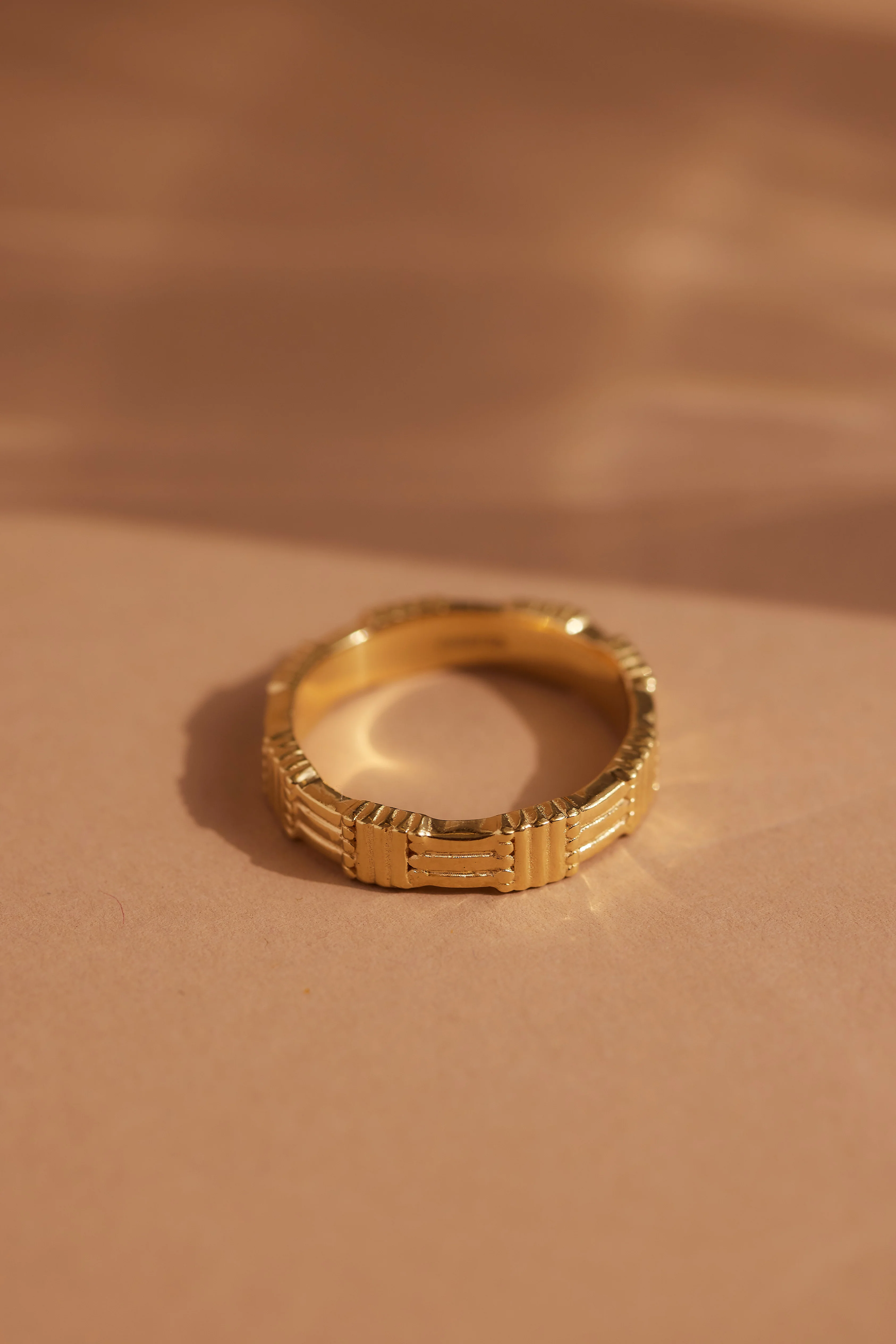 Vector Gold Ring - Image 3