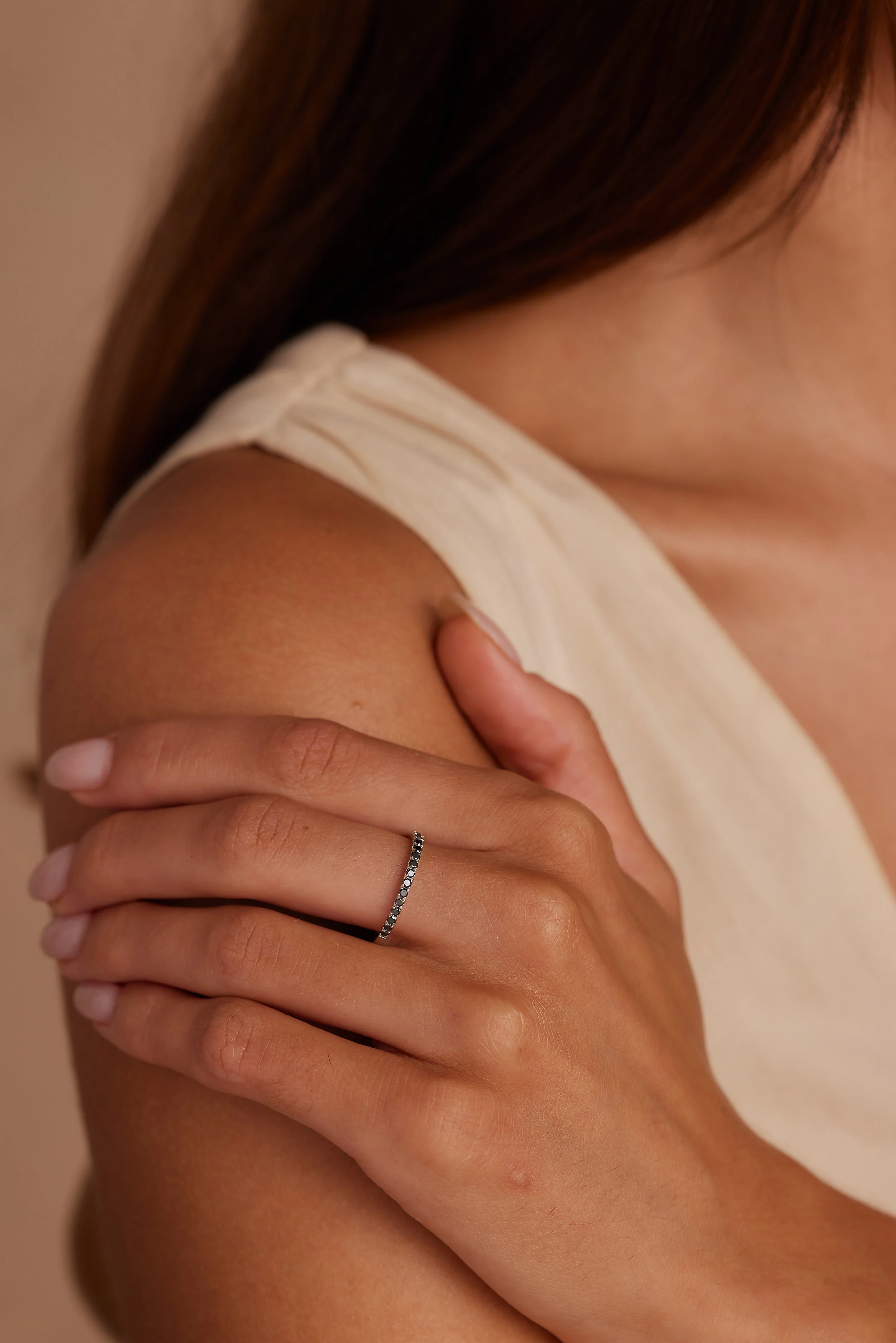 White Gold Black Diamond Wedder - Image 4